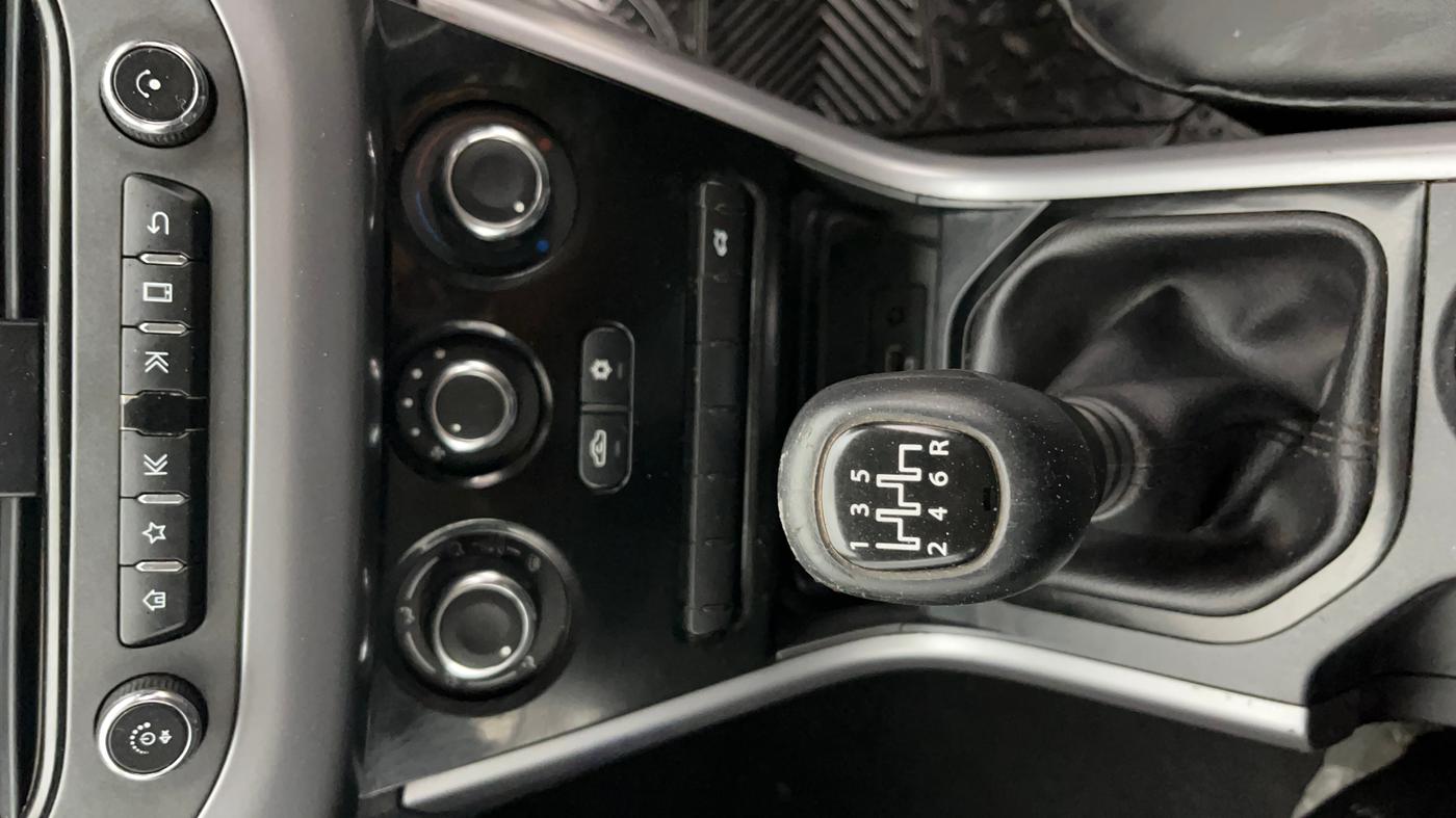 2020 Tata NEXON XE PETROL, Petrol, Manual, 18,536 km, Gear Lever