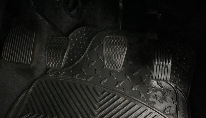 2020 Tata NEXON XE PETROL, Petrol, Manual, 18,527 km, Pedals