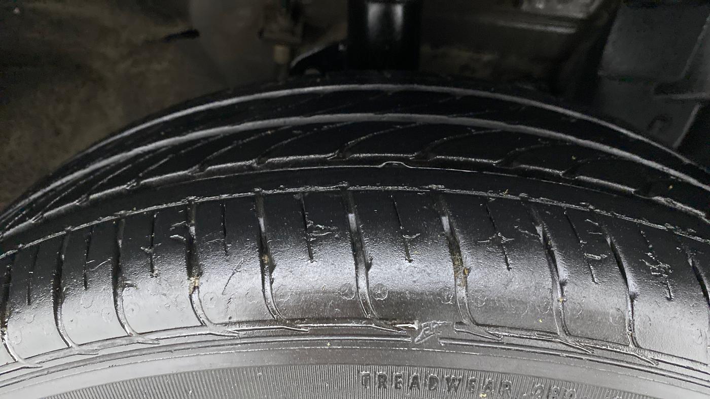 2015 Nissan Micra XV CVT, Petrol, Automatic, 75,961 km, Right Front Tyre Tread