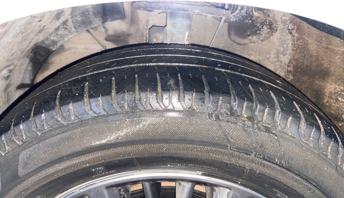 2020 Maruti Ertiga ZXI+ SHVS, Petrol, Manual, 46,413 km, Left Front Tyre Tread