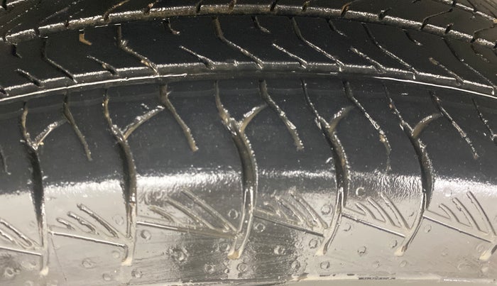 2023 Maruti Grand Vitara ALPHA PLUS HYBRID ECVT, Hybrid, Automatic, 74,240 km, Right Rear Tyre Tread