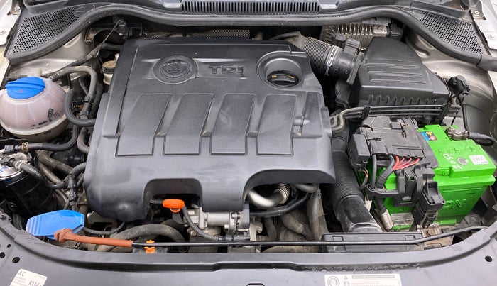 2012 Skoda Rapid AMBITION 1.6 TDI CR MT, Diesel, Manual, 51,118 km, Open Bonet