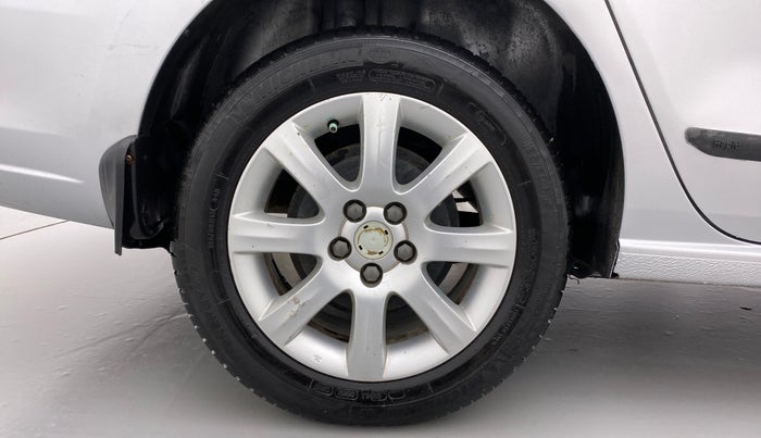 2012 Skoda Rapid AMBITION 1.6 TDI CR MT, Diesel, Manual, 51,118 km, Right Rear Wheel