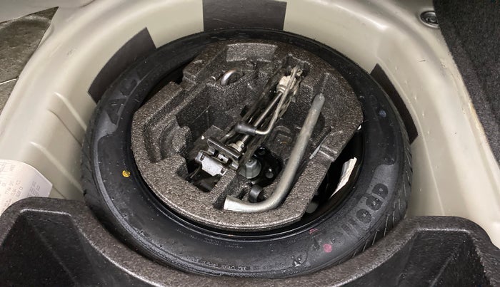 2012 Skoda Rapid AMBITION 1.6 TDI CR MT, Diesel, Manual, 51,118 km, Spare Tyre