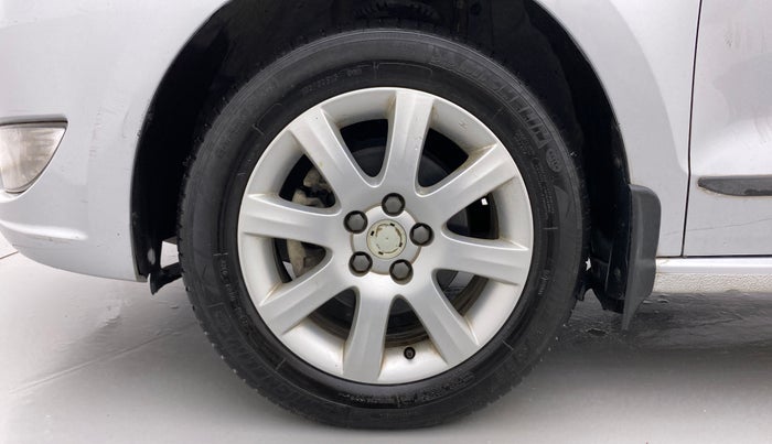 2012 Skoda Rapid AMBITION 1.6 TDI CR MT, Diesel, Manual, 51,118 km, Left Front Wheel