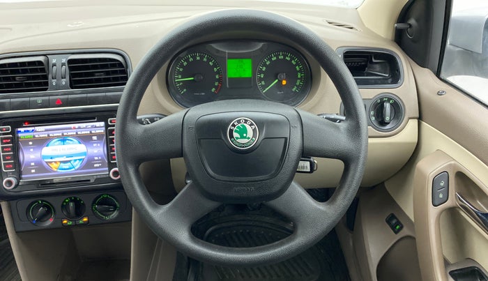 2012 Skoda Rapid AMBITION 1.6 TDI CR MT, Diesel, Manual, 51,118 km, Steering Wheel Close Up