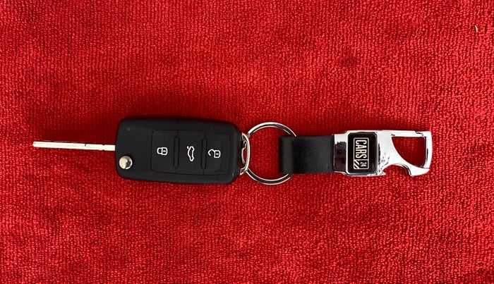 2012 Skoda Rapid AMBITION 1.6 TDI CR MT, Diesel, Manual, 51,118 km, Key Close Up