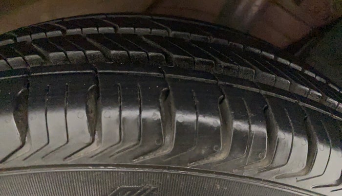 2015 Datsun Go Plus T, Petrol, Manual, 46,196 km, Right Rear Tyre Tread