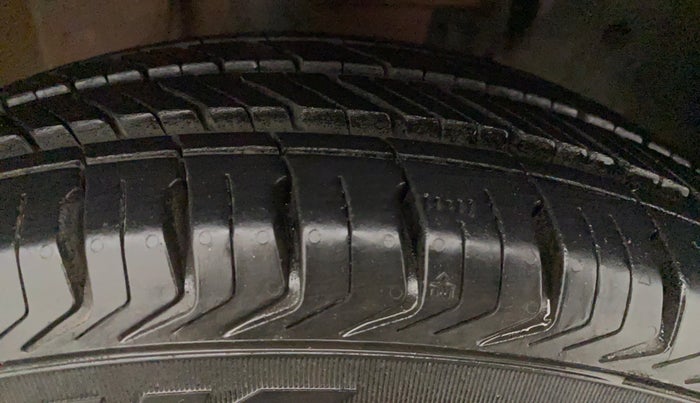 2015 Datsun Go Plus T, Petrol, Manual, 46,196 km, Right Front Tyre Tread