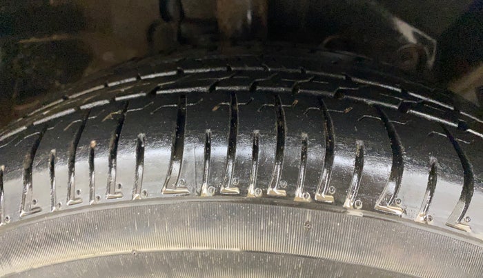 2017 Ford Ecosport TITANIUM+ 1.5L DIESEL, Diesel, Manual, 79,825 km, Right Front Tyre Tread