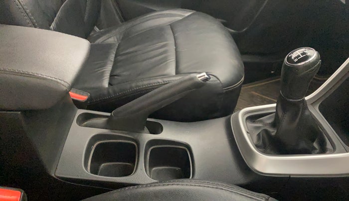 2016 Maruti S Cross ZETA 1.3, Diesel, Manual, 52,789 km, Gear Lever