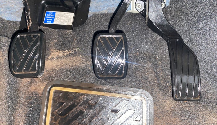 2016 Maruti S Cross ZETA 1.3, Diesel, Manual, 52,789 km, Pedals