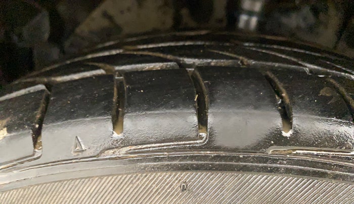 2016 Maruti S Cross ZETA 1.3, Diesel, Manual, 52,789 km, Left Front Tyre Tread