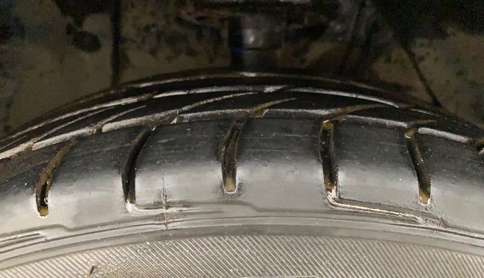 2016 Maruti S Cross ZETA 1.3, Diesel, Manual, 52,789 km, Right Front Tyre Tread