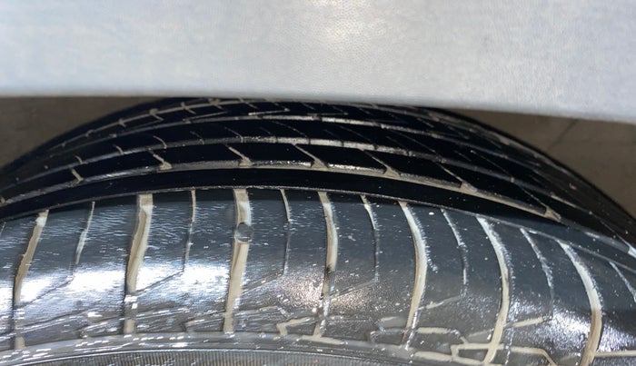 2023 KIA SELTOS HTX PETROL 1.5, Petrol, Manual, 19,512 km, Right Front Tyre Tread