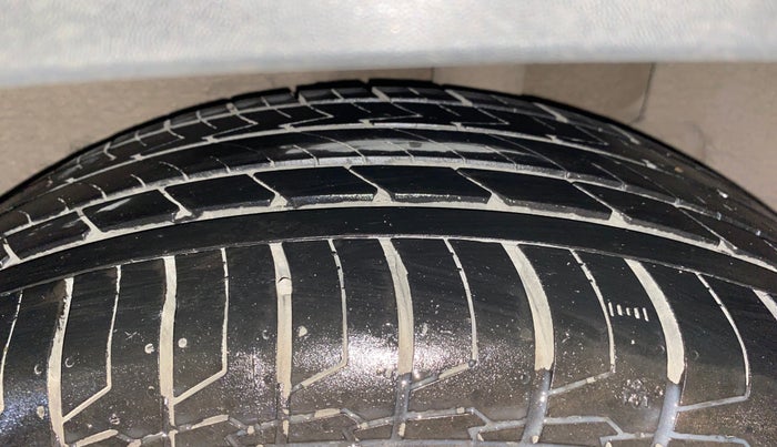 2023 KIA SELTOS HTX PETROL 1.5, Petrol, Manual, 19,512 km, Left Rear Tyre Tread