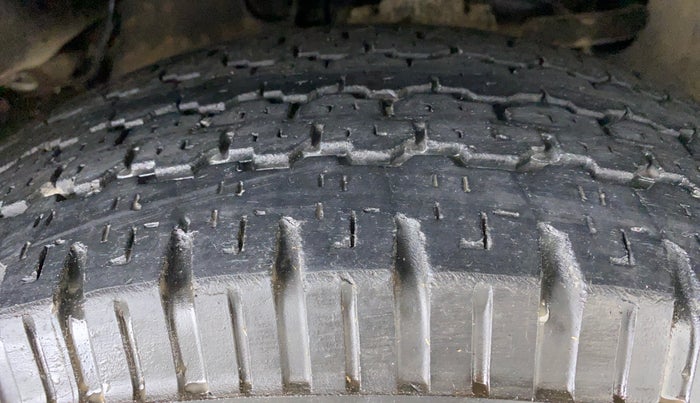 2018 Tata Hexa Varicor 400 XMA, Diesel, Automatic, 68,060 km, Right Front Tyre Tread