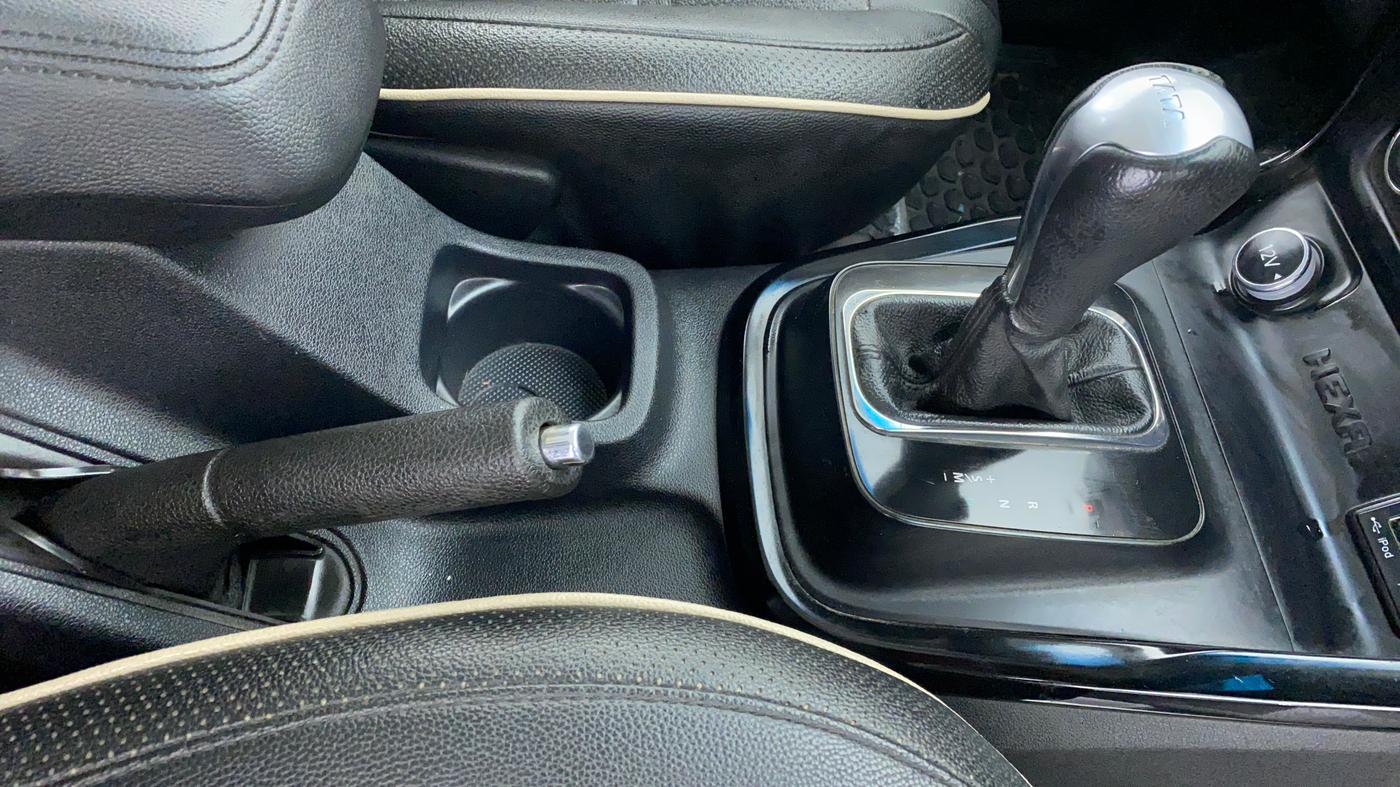 2018 Tata Hexa Varicor 400 XMA, Diesel, Automatic, 68,060 km, Gear Lever