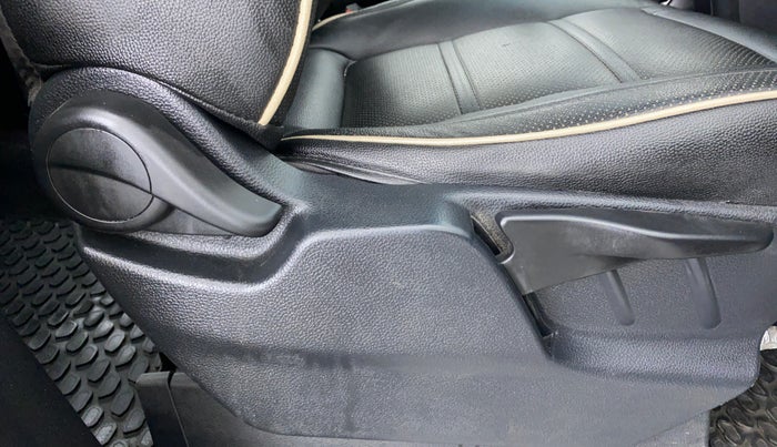 2018 Tata Hexa Varicor 400 XMA, Diesel, Automatic, 68,060 km, Driver Side Adjustment Panel