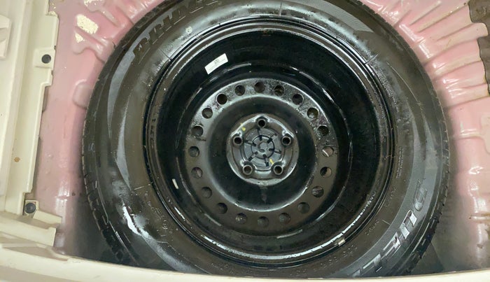 2021 Mahindra XUV300 W6 1.5 DIESEL AMT, Diesel, Automatic, 1,26,069 km, Spare Tyre