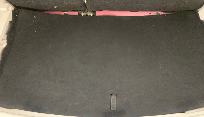 2021 Mahindra XUV300 W6 1.5 DIESEL AMT, Diesel, Automatic, 1,26,069 km, Boot Inside