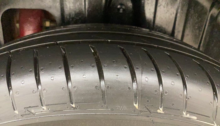 2021 Mahindra XUV300 W6 1.5 DIESEL AMT, Diesel, Automatic, 1,26,069 km, Left Rear Tyre Tread