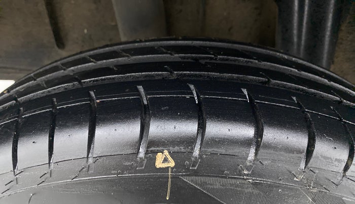 2019 Renault TRIBER RXT, Petrol, Manual, 33,367 km, Right Rear Tyre Tread