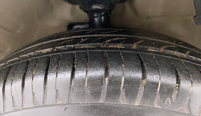 2015 Maruti Celerio VXI, Petrol, Manual, 59,166 km, Right Front Tyre Tread