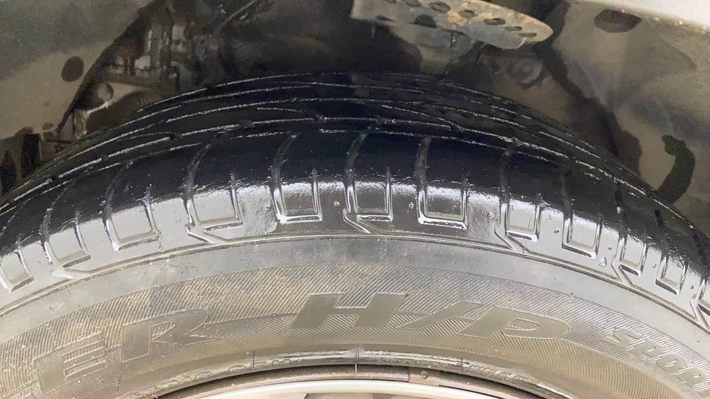 2020 Mahindra XUV300 W6 1.2 PETROL, Petrol, Manual, 99,774 km, Left Front Tyre Tread