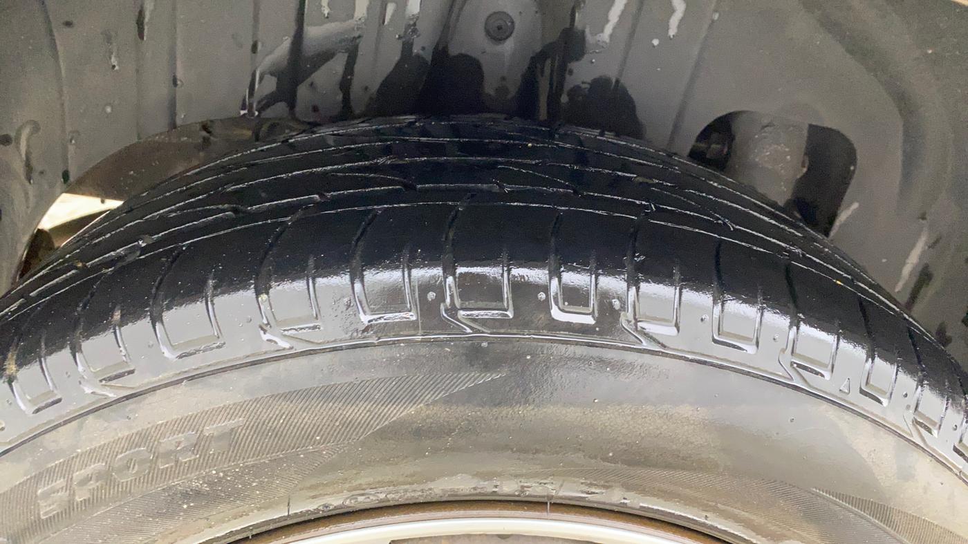 2020 Mahindra XUV300 W6 1.2 PETROL, Petrol, Manual, 99,774 km, Right Rear Tyre Tread