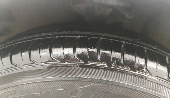 2013 Hyundai i10 SPORTZ 1.2, Petrol, Manual, 82,251 km, Left Front Tyre Tread