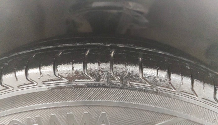 2013 Hyundai i10 SPORTZ 1.2, Petrol, Manual, 82,251 km, Right Front Tyre Tread