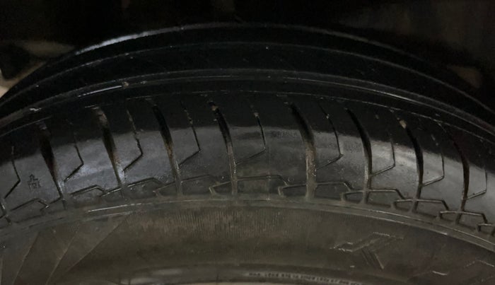 2023 Maruti Swift LXI, Petrol, Manual, 30,395 km, Right Rear Tyre Tread