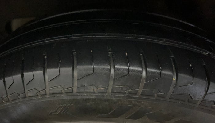 2023 Maruti Swift LXI, Petrol, Manual, 30,395 km, Left Rear Tyre Tread