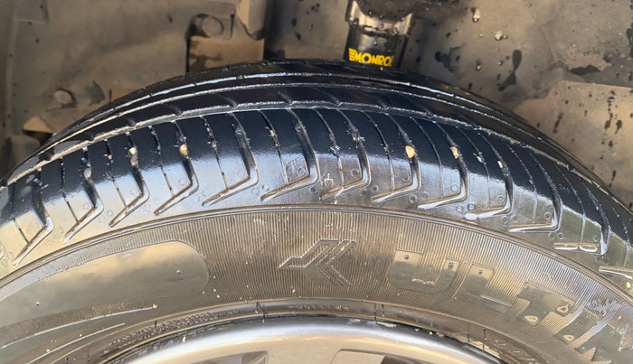 2016 Renault Kwid RXT 1.0, Petrol, Manual, 82,948 km, Left Front Tyre Tread