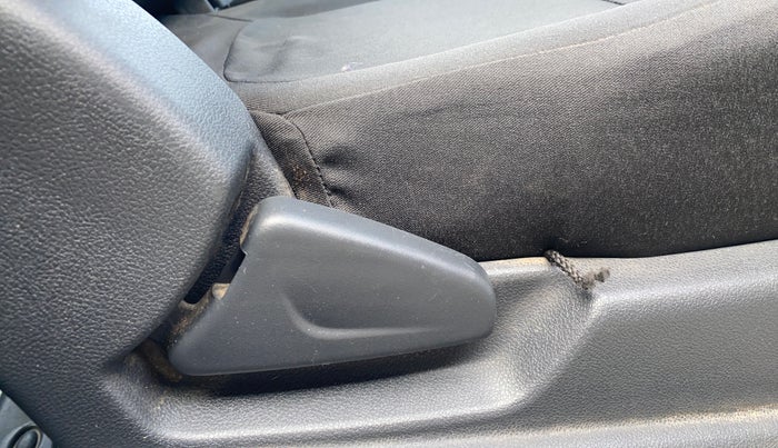 2016 Renault Kwid RXT 1.0, Petrol, Manual, 82,948 km, Driver Side Adjustment Panel