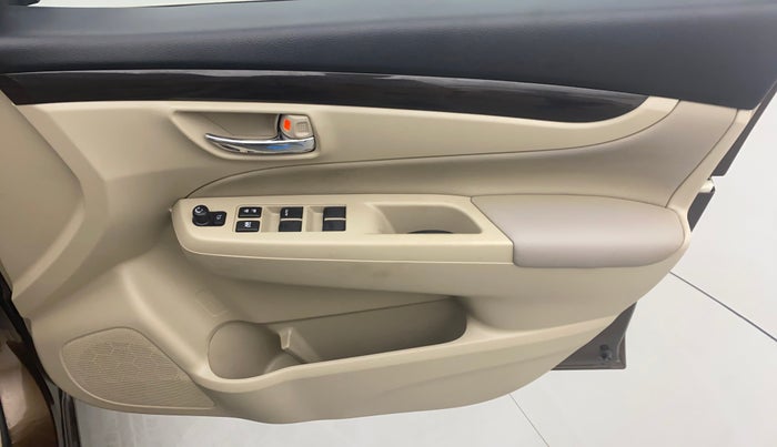2017 Maruti Ciaz ZXI+, Petrol, Manual, 71,343 km, Driver Side Door Panels Control