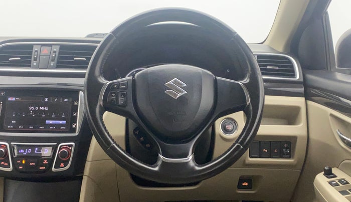 2017 Maruti Ciaz ZXI+, Petrol, Manual, 71,343 km, Steering Wheel Close Up