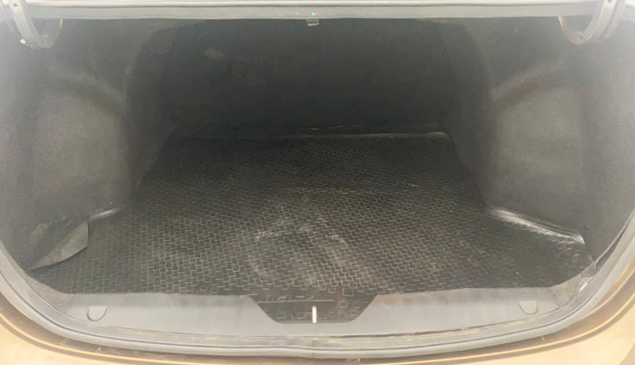 2017 Maruti Ciaz ZXI+, Petrol, Manual, 71,343 km, Boot Inside
