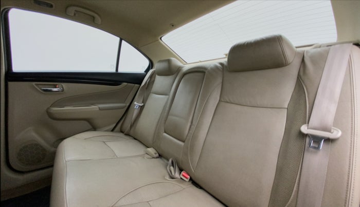 2017 Maruti Ciaz ZXI+, Petrol, Manual, 71,343 km, Right Side Rear Door Cabin