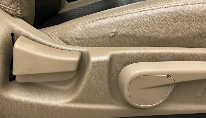 2022 Mahindra BOLERO NEO N 10 (O), Diesel, Manual, 34,643 km, Driver Side Adjustment Panel