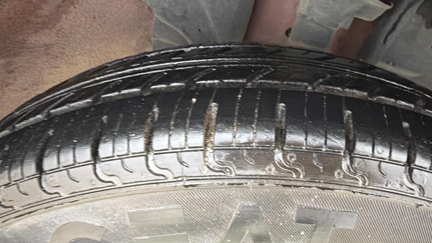 2019 Renault Kwid RXT 1.0 AMT (O), Petrol, Automatic, 89,687 km, Right Front Tyre Tread