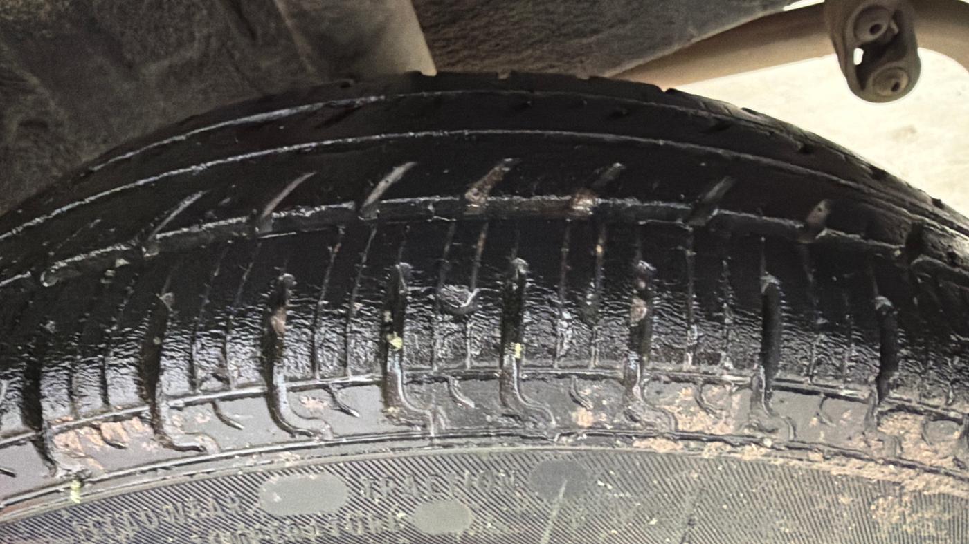 2019 Renault Kwid RXT 1.0 AMT (O), Petrol, Automatic, 89,687 km, Left Rear Tyre Tread