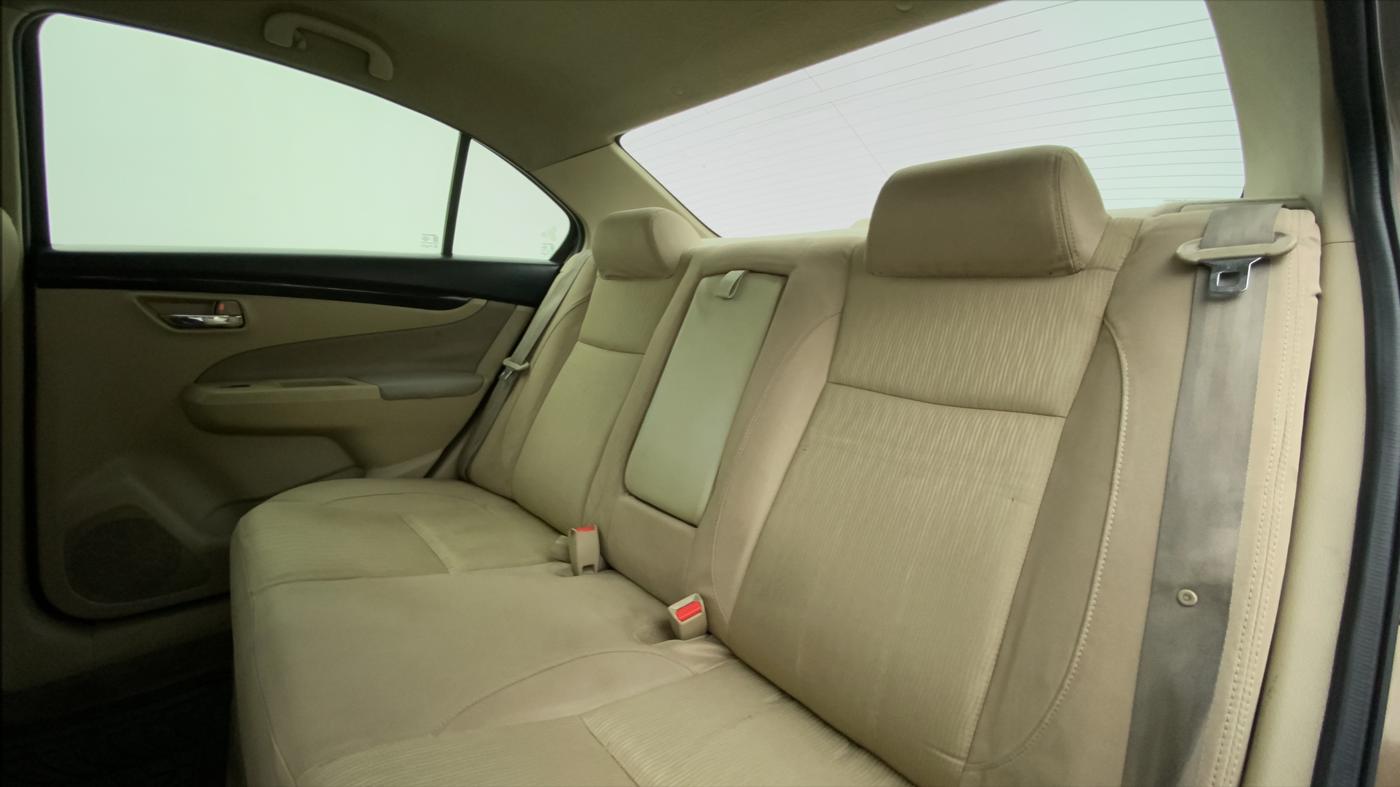 2014 Maruti Ciaz VDI PLUS, Diesel, Manual, 1,35,606 km, Right Side Rear Door Cabin