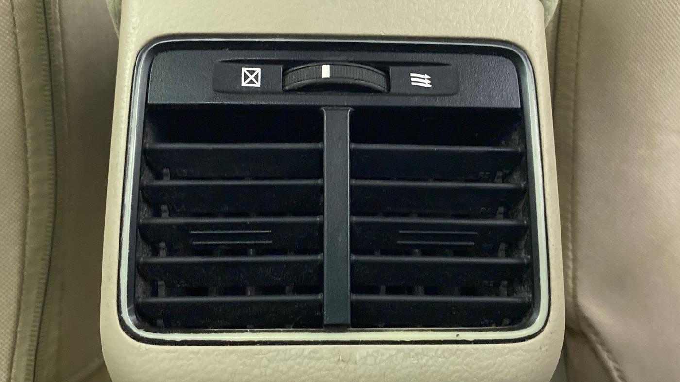 2014 Maruti Ciaz VDI PLUS, Diesel, Manual, 1,35,606 km, Rear AC Vents