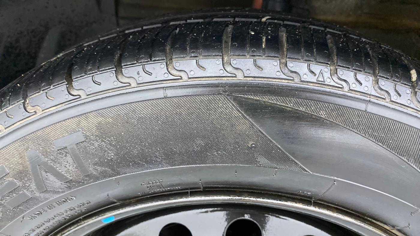 2014 Maruti Ciaz VDI PLUS, Diesel, Manual, 1,35,606 km, Left Front Tyre Tread