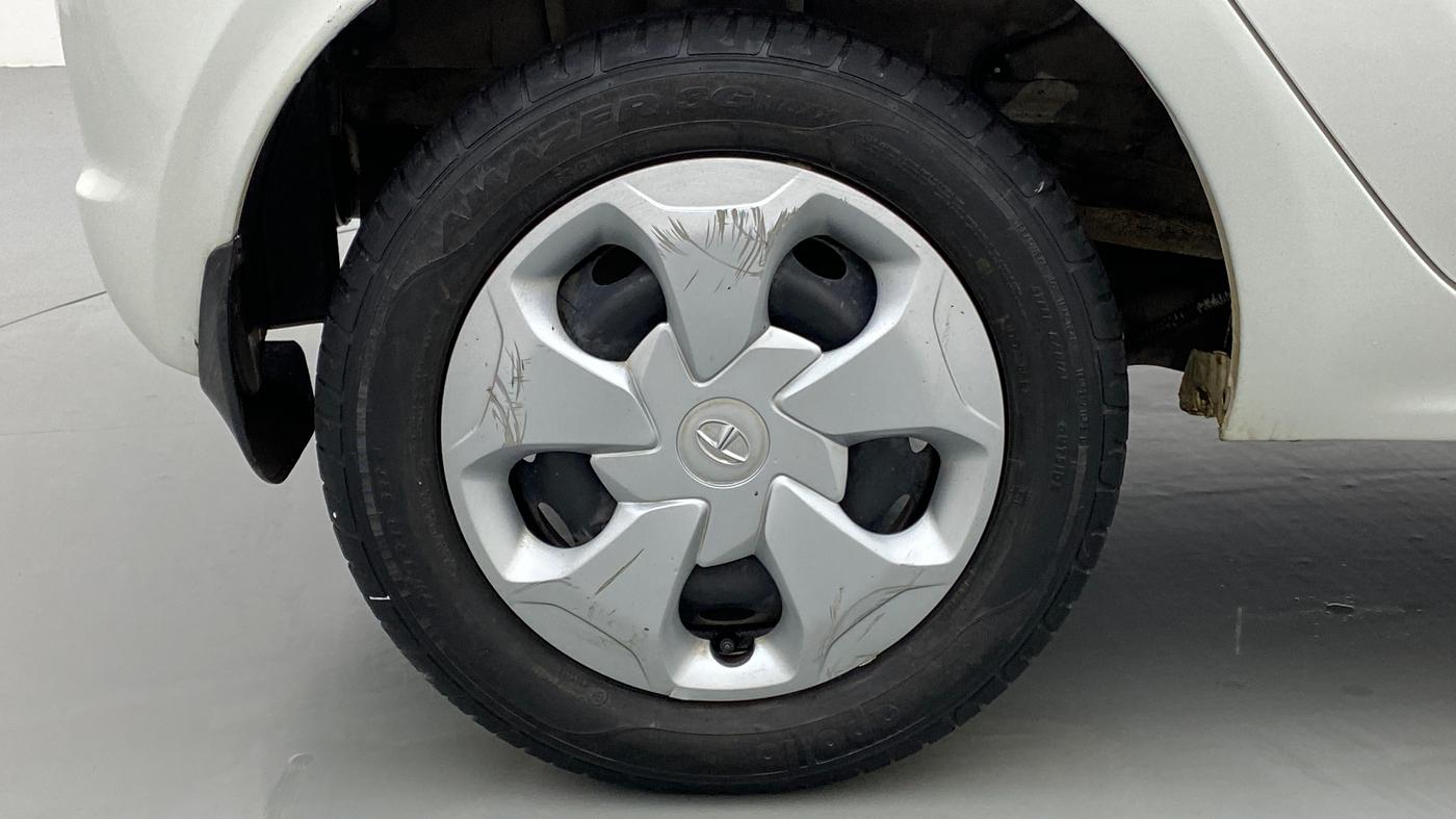 2019 Tata Tiago XT 1.2 REVOTRON, Petrol, Manual, 29,831 km, Right Rear Wheel