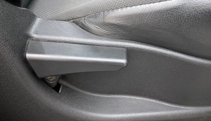 2019 Tata Tiago XT 1.2 REVOTRON, Petrol, Manual, 29,831 km, Driver Side Adjustment Panel