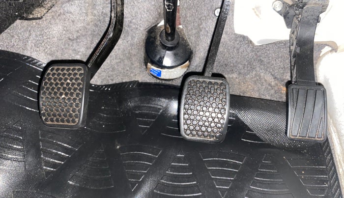 2019 Maruti Eeco 5 STR WITH A/C+HTR CNG, CNG, Manual, 51,817 km, Pedals