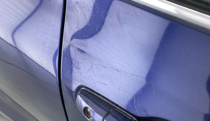 2018 Maruti Swift VXI, Petrol, Manual, 90,371 km, Driver-side door - Slightly dented